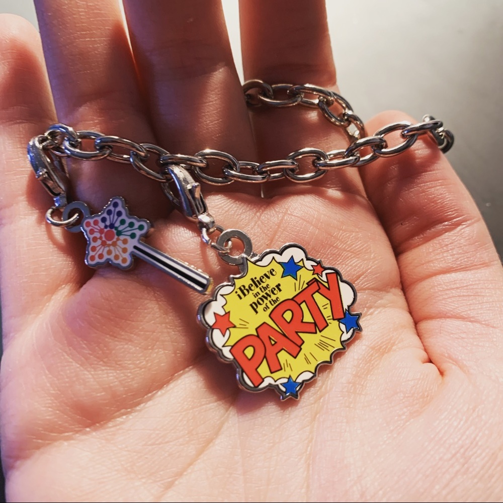 🍀 3/25$ Tupperware charm bracelet